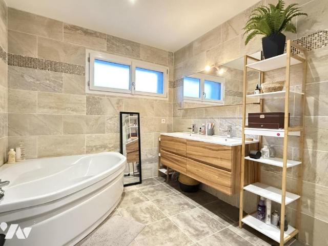 Maison vente à Nantua, Arbent