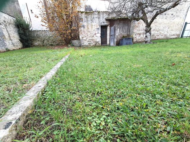 Maison vente à Saint-Jean-d'Angély, Blanzac-lès-matha