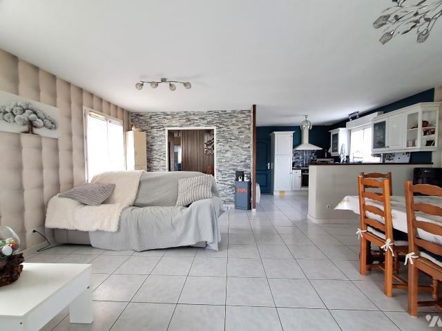 Maison vente à Saintes, Burie