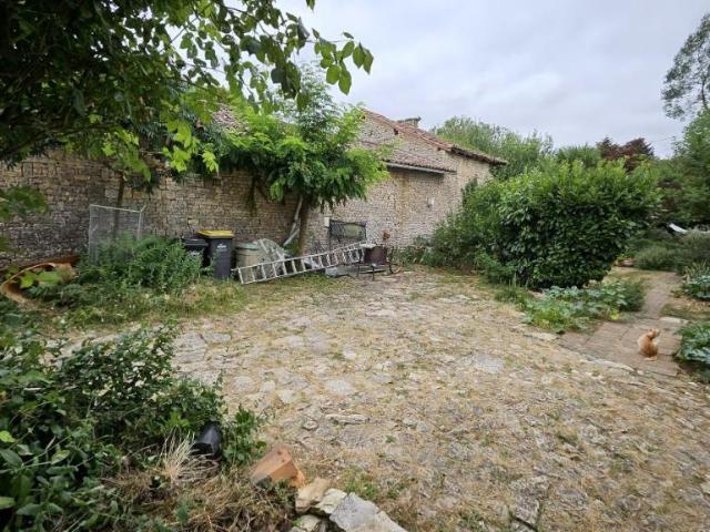Maison vente à Montmorillon, Champagné-le-sec
