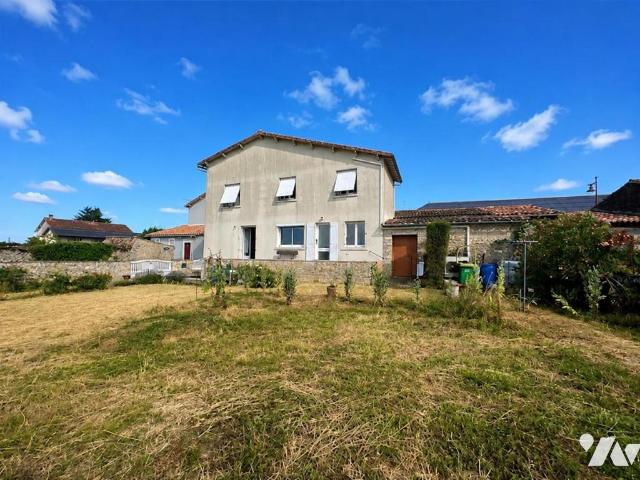 Maison vente à Parthenay, Champdeniers-saint-denis