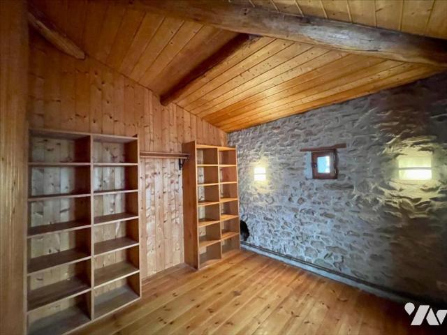 Maison vente à Tournon-sur-Rhône, Étables