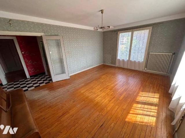 Maison vente à Saint-Étienne, L'etrat