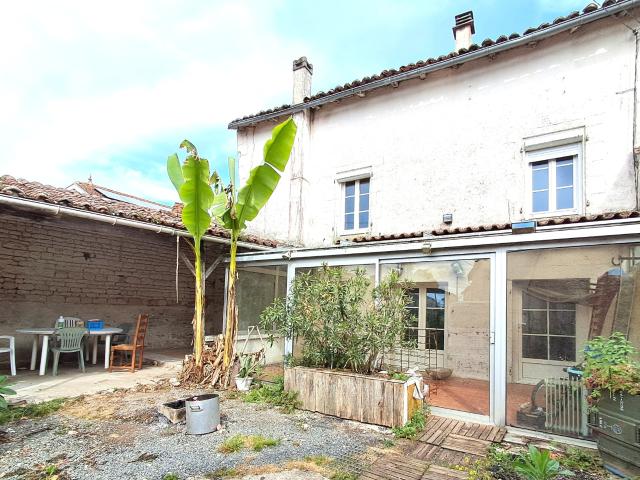 Maison vente à Saint-Jean-d'Angély, Fontaine-chalendray