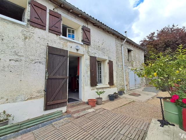 Maison vente à Saint-Jean-d'Angély, Gourvillette