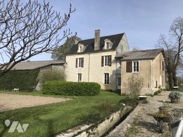 Maison vente à Saint-Jean-d'Angély, Massac