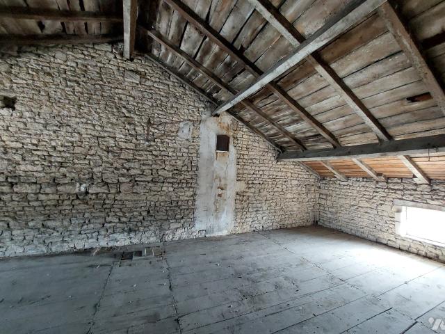 Maison vente à Saint-Jean-d'Angély, Matha