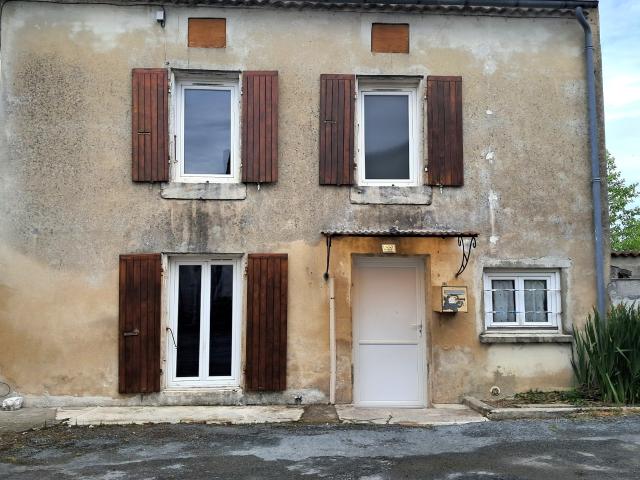 Maison vente à Saint-Jean-d'Angély, Matha