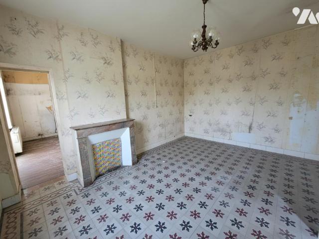 Maison vente à Tours, Monnaie