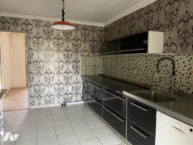 Maison vente à Soissons, Paars