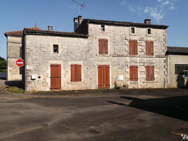 Maison vente à Confolens, Paizay-naudouin-embourie