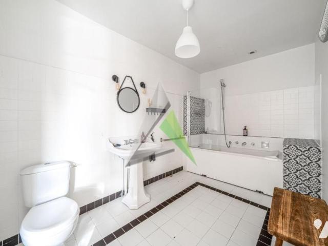 Maison vente à Paris, Île-de-France