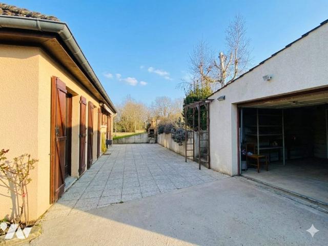 Maison vente à Sens, Paron