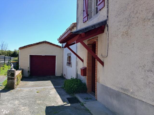 Maison vente à Parthenay, Pougne-hérisson