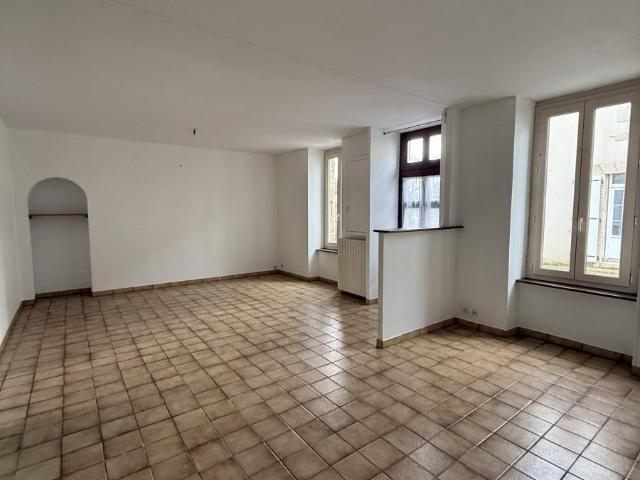 Maison vente à Bressuire, Saint-amand-sur-sèvre
