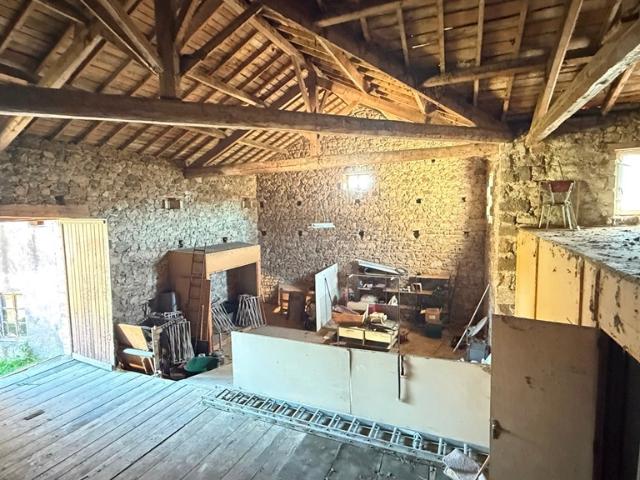 Maison vente à Ambert, Saint-anthème