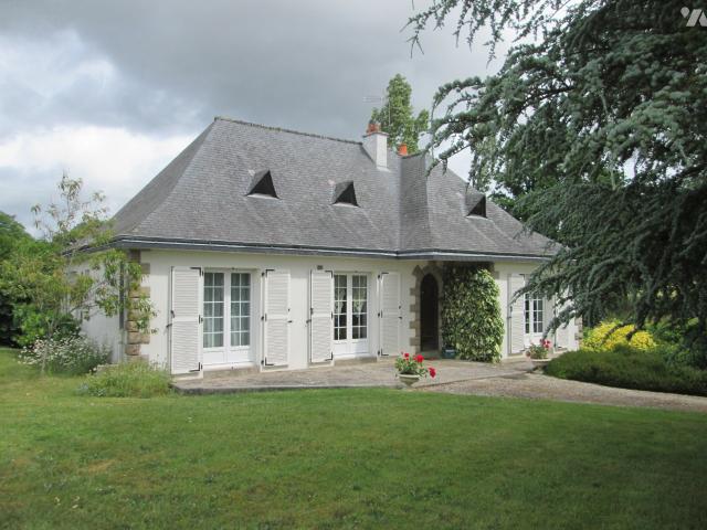 Maison vente à Laval, Saint-pierre-la-cour