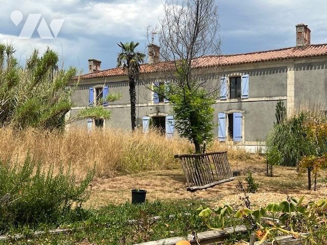 Maison vente à Fontenay-le-Comte, Saint-pierre-le-vieux