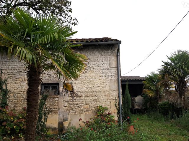 Maison vente à Saint-Jean-d'Angély, Les Touches-de-périgny