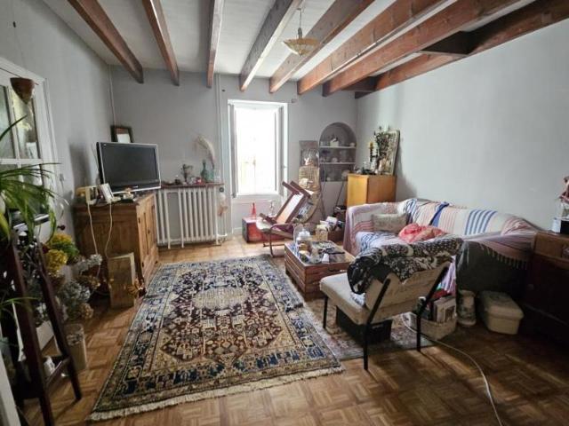 Maison vente à Montmorillon, Nouvelle-Aquitaine