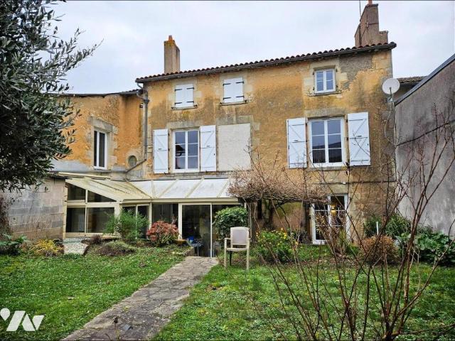 Maison vente à Montmorillon, Nouvelle-Aquitaine