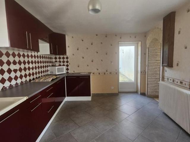 Maison vente à Montmorillon, Voulon