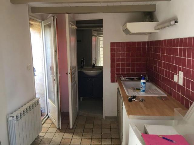 Maison vente à Nîmes, Estézargues