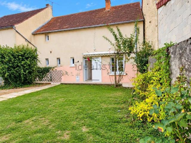 Maison vente à Les Noirs, Étroussat