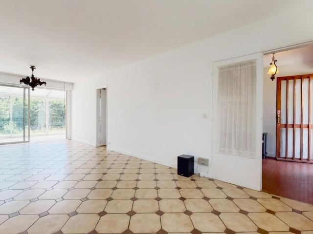 Maison vente à Évry, Petit-bourg