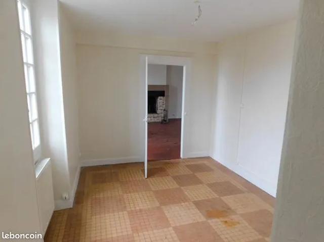 Maison location à Apremont-sur-Allier, Cher