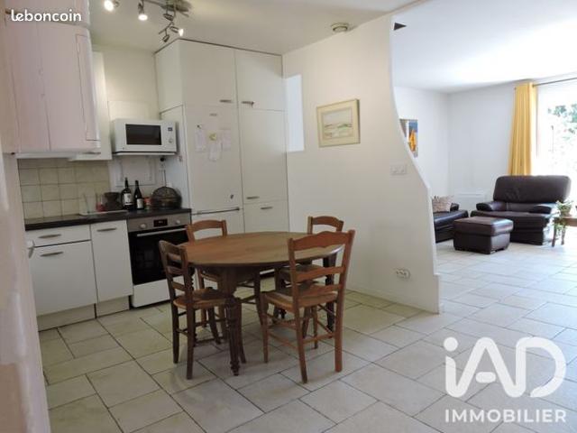 Maison vente à Versailles, Montigny-le-bretonneux