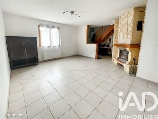 Maison vente à Fontainebleau, Montcourt-fromonville