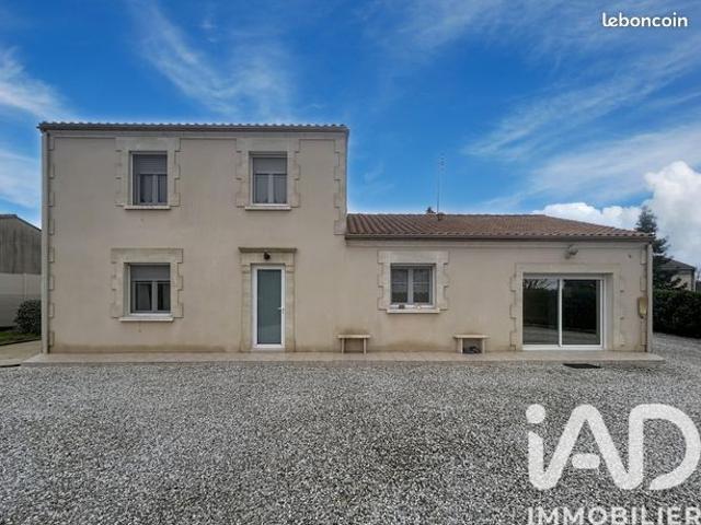 Maison vente à Rochefort, Anais