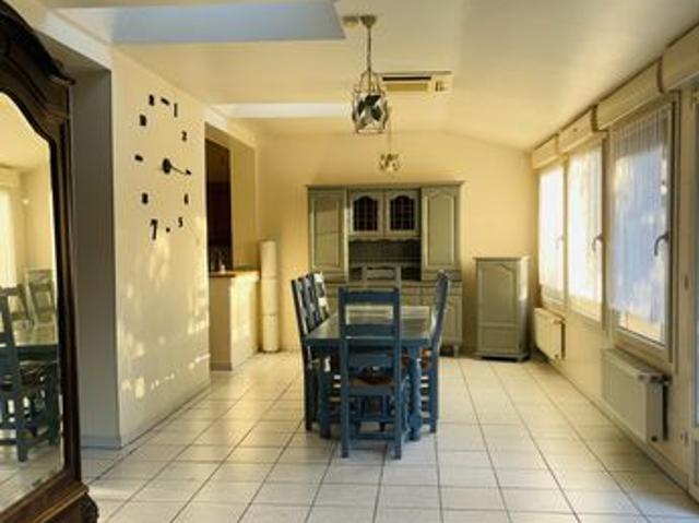 Maison vente à Épernay, Pleurs
