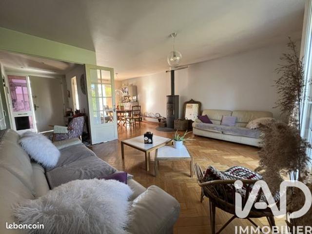 Maison vente à Versailles, Plaisir