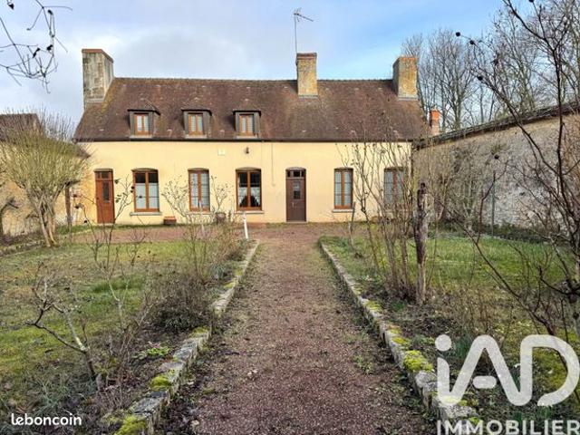 Maison vente à Alençon, Essay