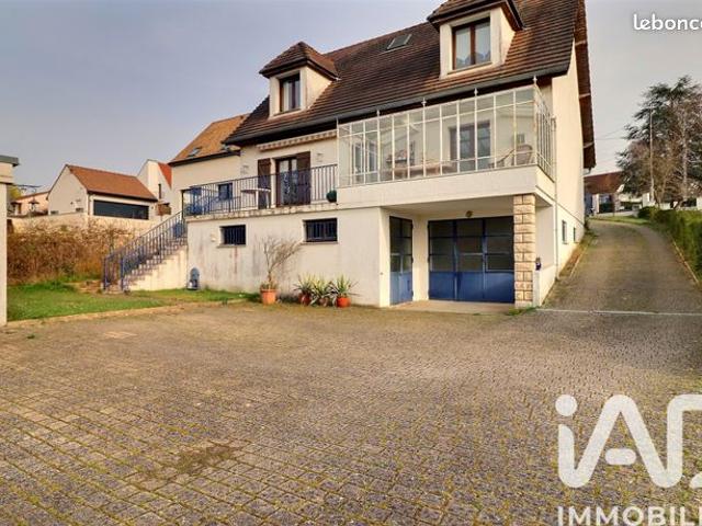 Maison vente à Saint-Germain-en-Laye, Maule