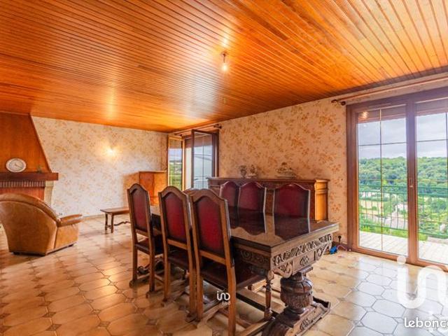 Maison vente à Saint-Germain-en-Laye, Maule