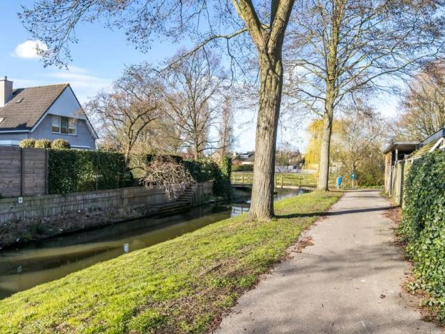 Woning te huur in Hendrik-ido-ambacht, Zuid Holland