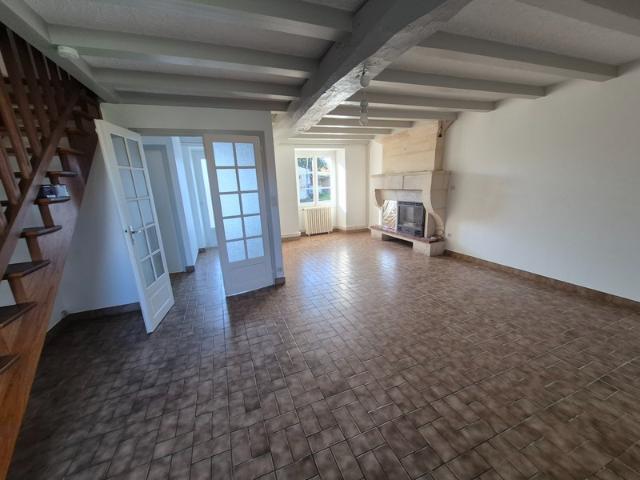 Maison vente à Saint-Jean-d'Angély, Saint-savinien