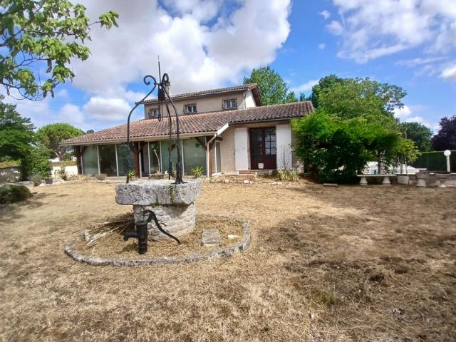 Maison vente à Confolens, Nouvelle-Aquitaine