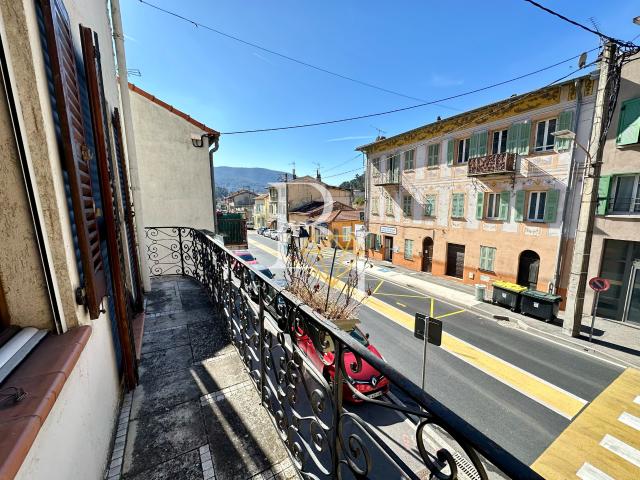 Maison vente à Nice, Drap