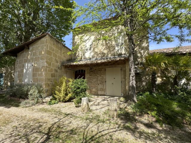 Maison vente à Nîmes, Comps