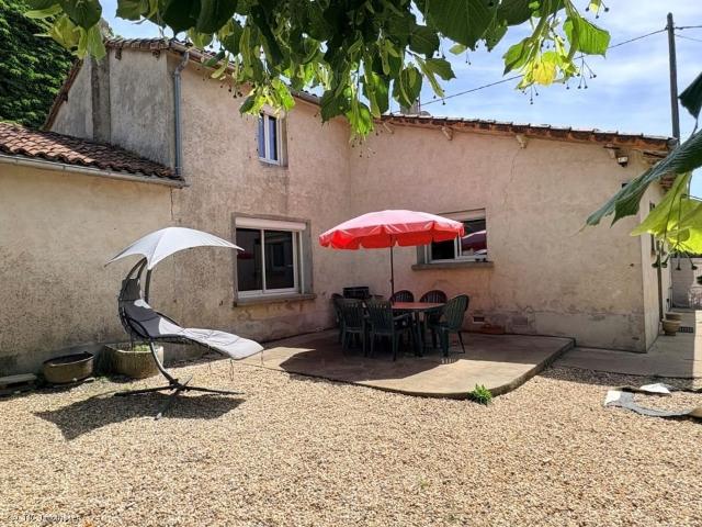 Maison vente à Confolens, Nanteuil-en-vallée
