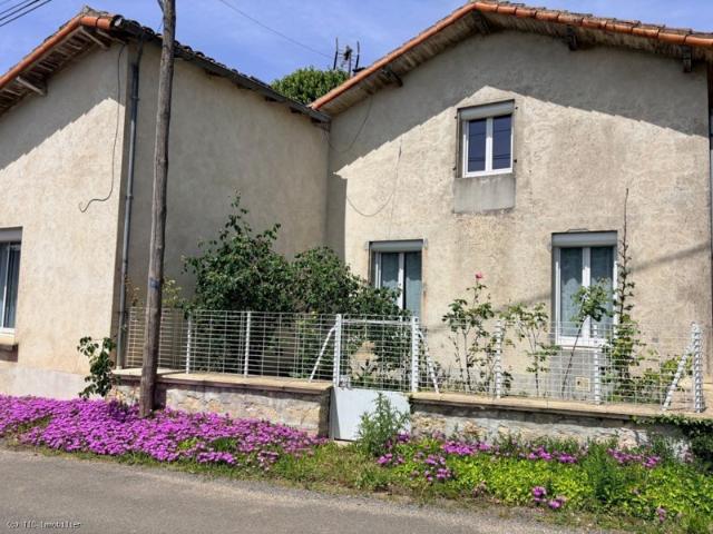 Maison vente à Confolens, Nanteuil-en-vallée