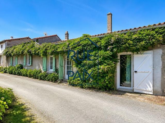 Maison vente à Fenioux, Deux-Sèvres