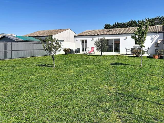 Maison vente à Zone Commerciale de l'Aunis, Ferrières