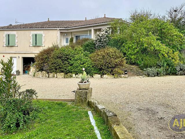 Maison vente à Jonzac, Jarnac-champagne