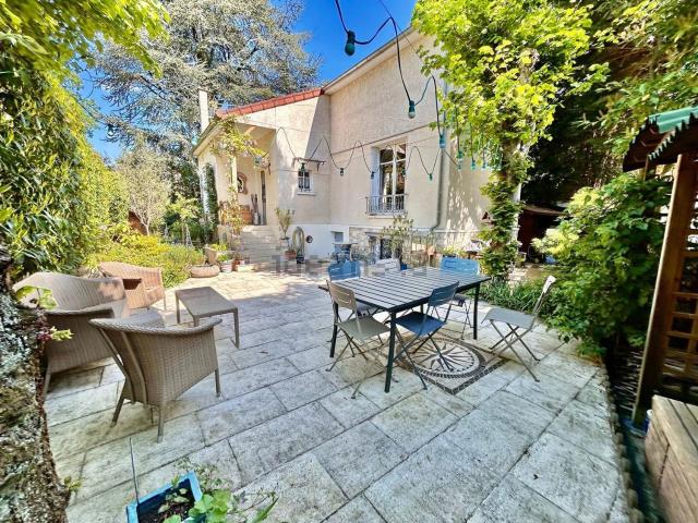 Maison vente à Villeneuve, Garches
