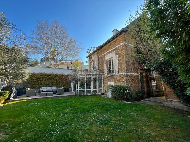 Maison vente à Villeneuve, Garches